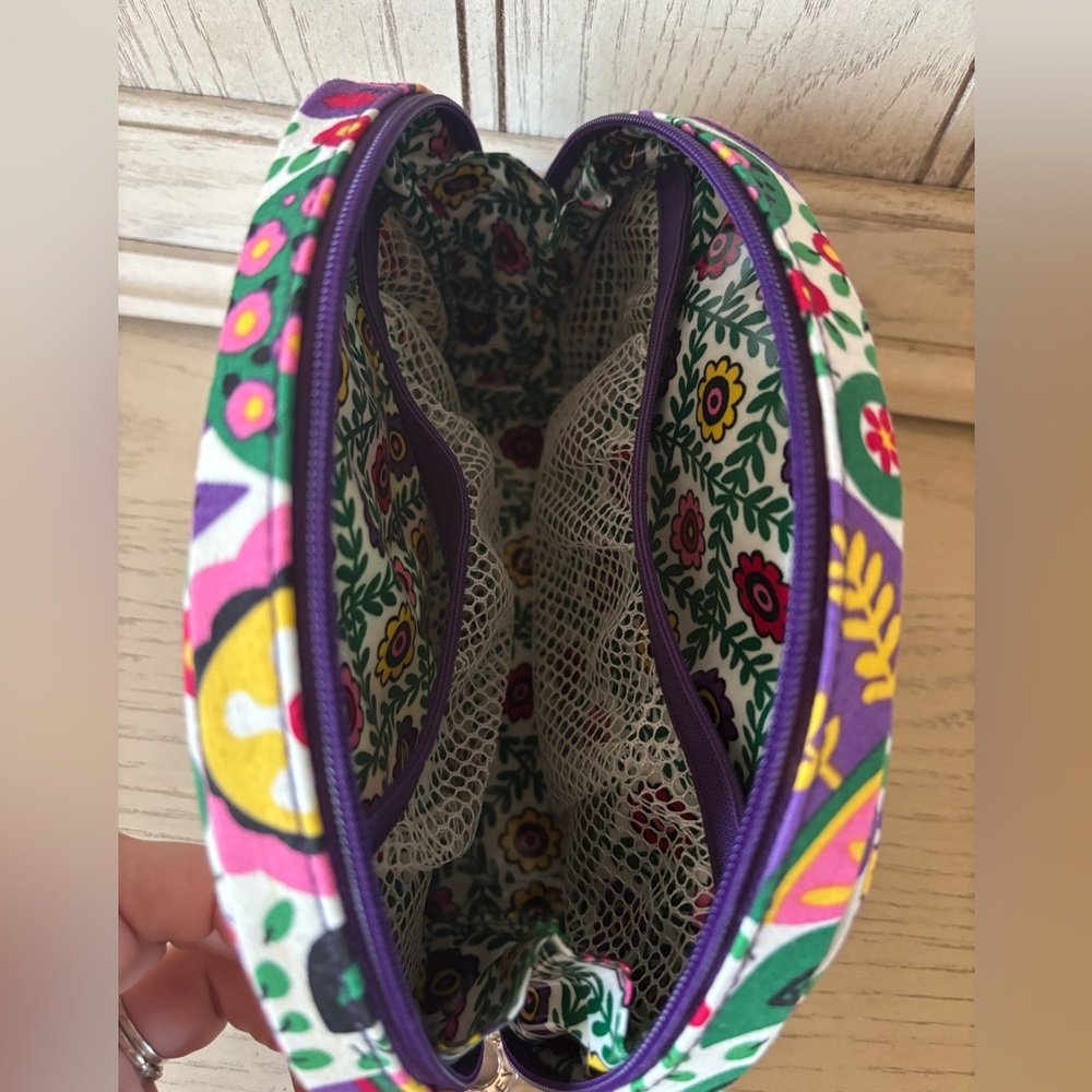 Vera Bradley small jewlery/cosmetic case - Picture 6 of 8
